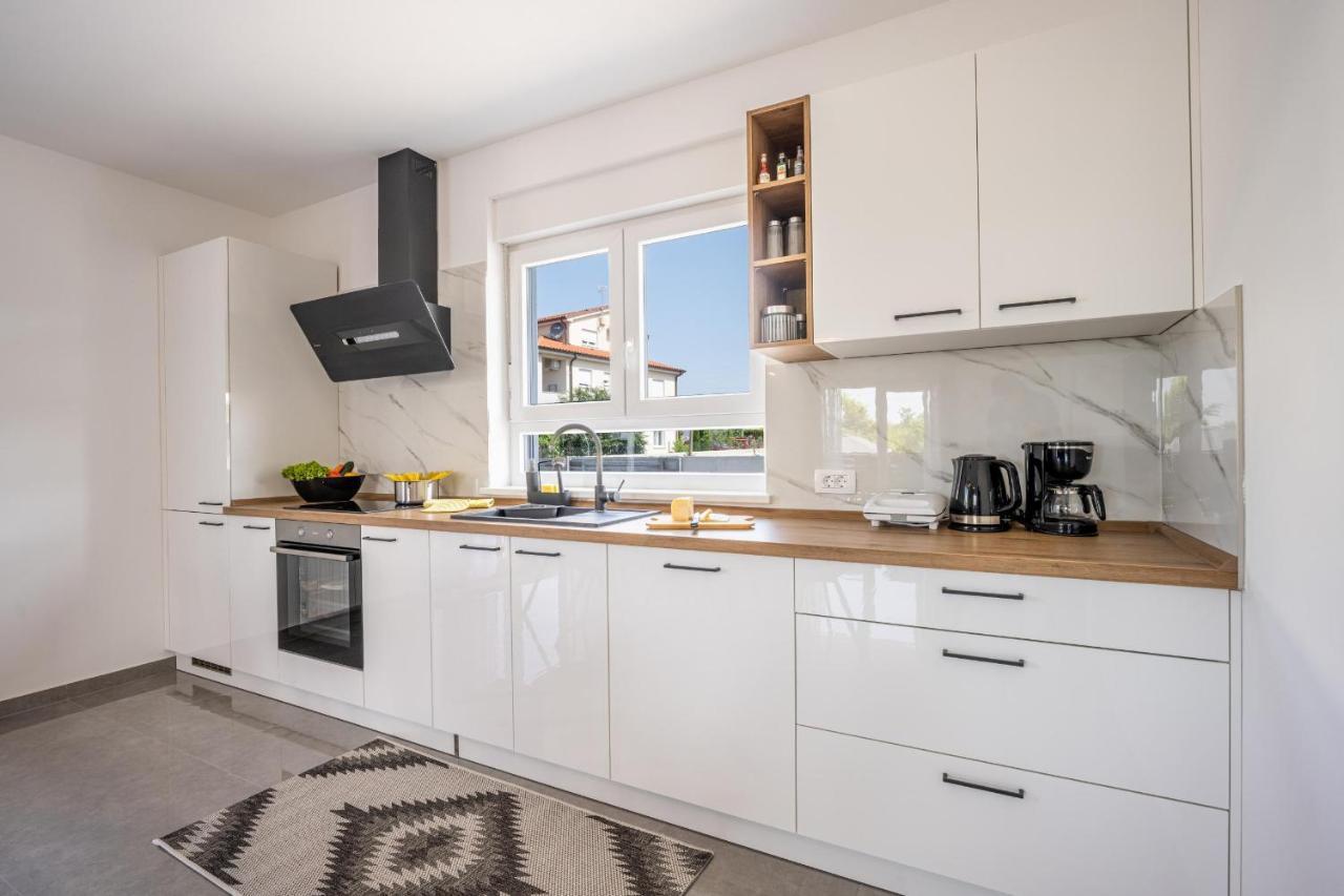 Domus Alba Apartments Пула Экстерьер фото