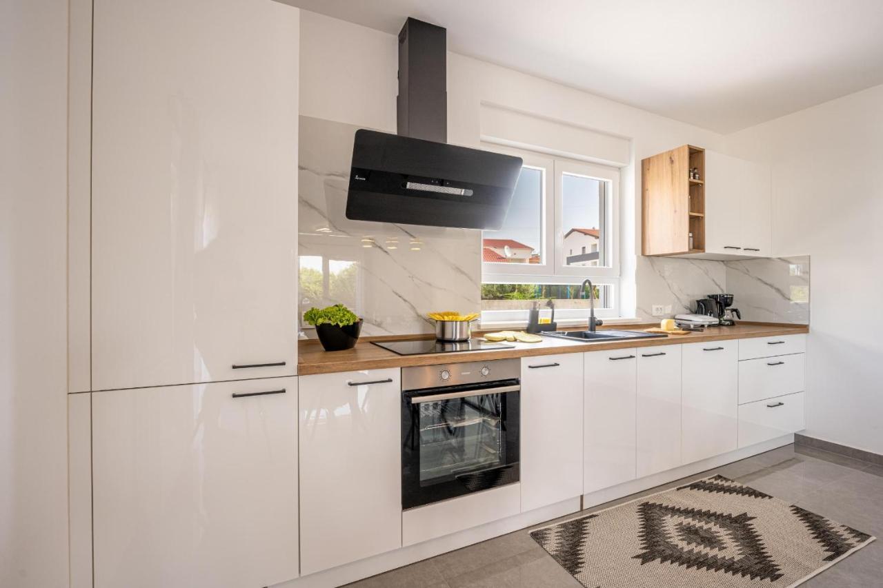 Domus Alba Apartments Пула Экстерьер фото