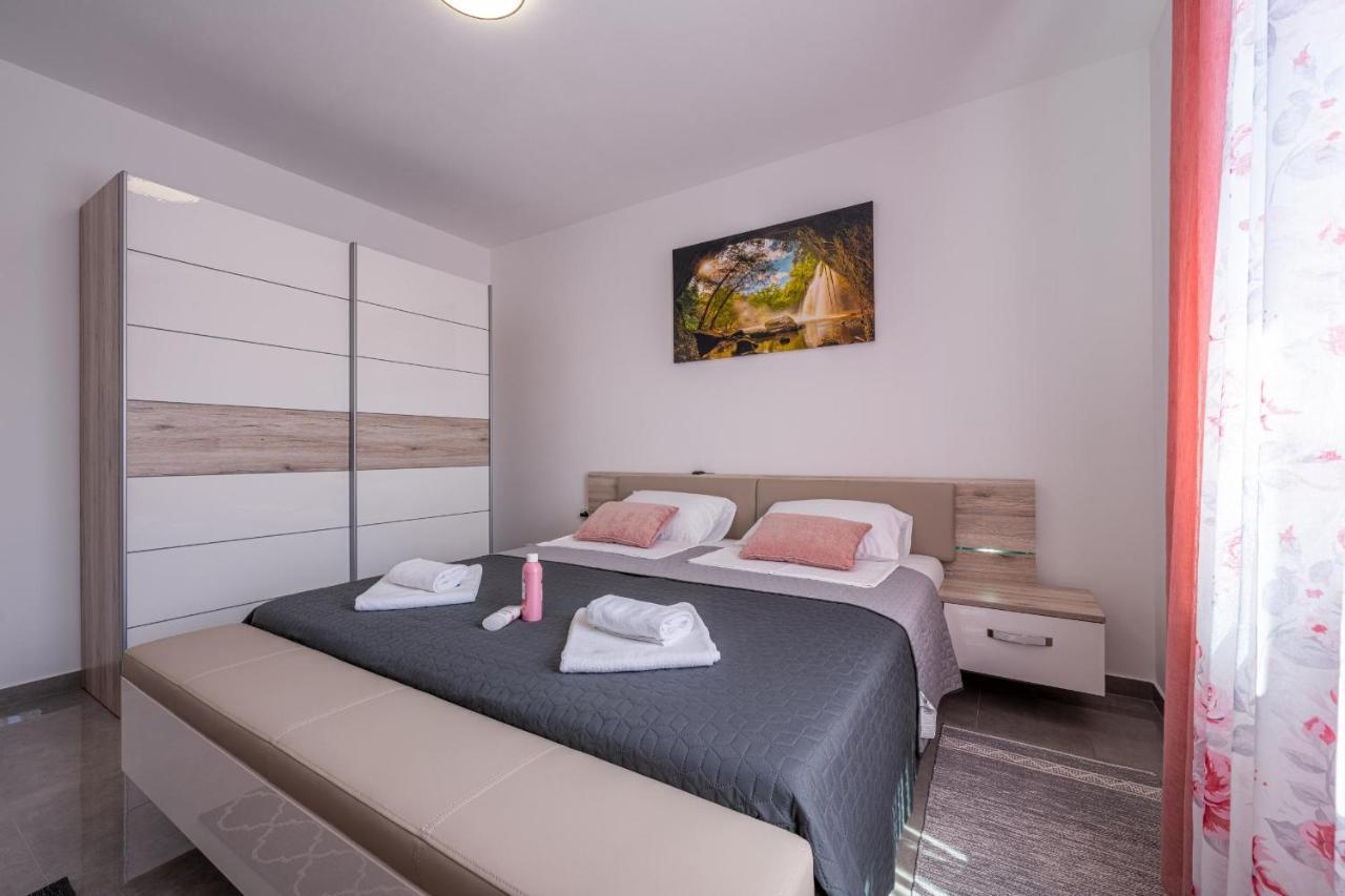 Domus Alba Apartments Пула Экстерьер фото