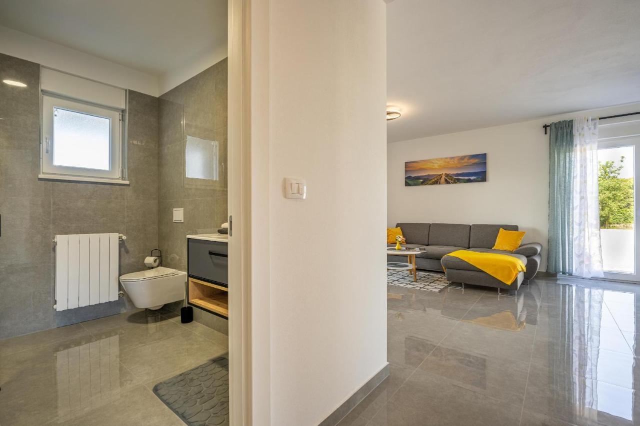 Domus Alba Apartments Пула Экстерьер фото