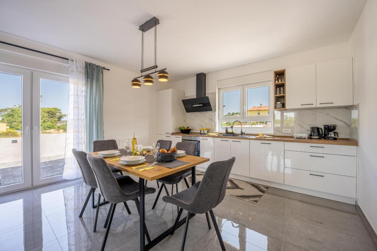 Domus Alba Apartments Пула Экстерьер фото